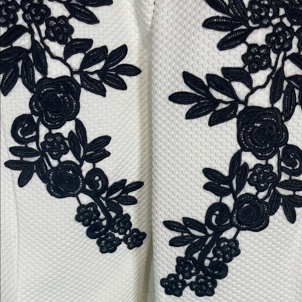 Danny & Nicole Ivory Cropped Blazer Embroidered Floral Jacket 16 - Picture 5 of 8